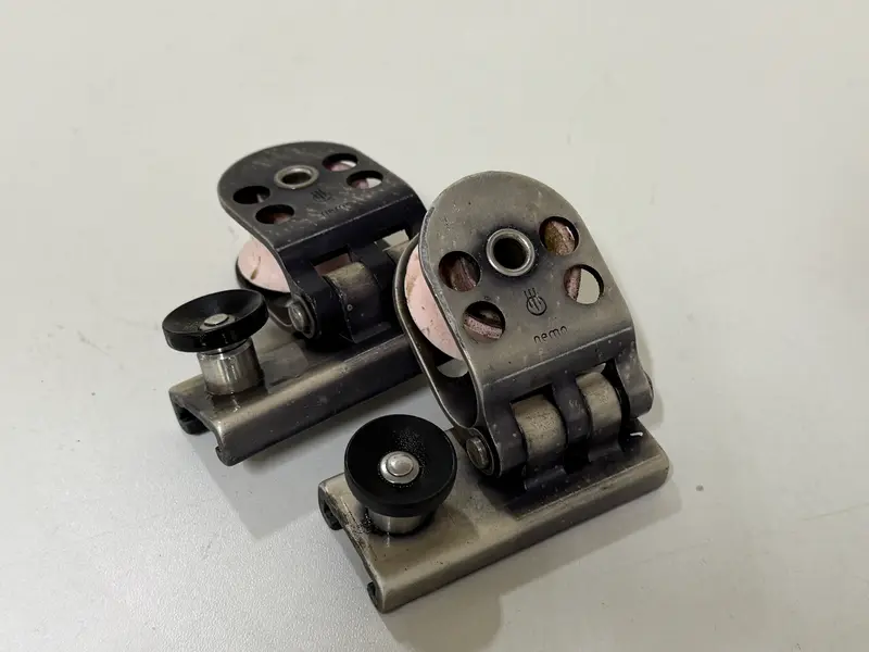 Genuaslede 25 mm Nemo grijs