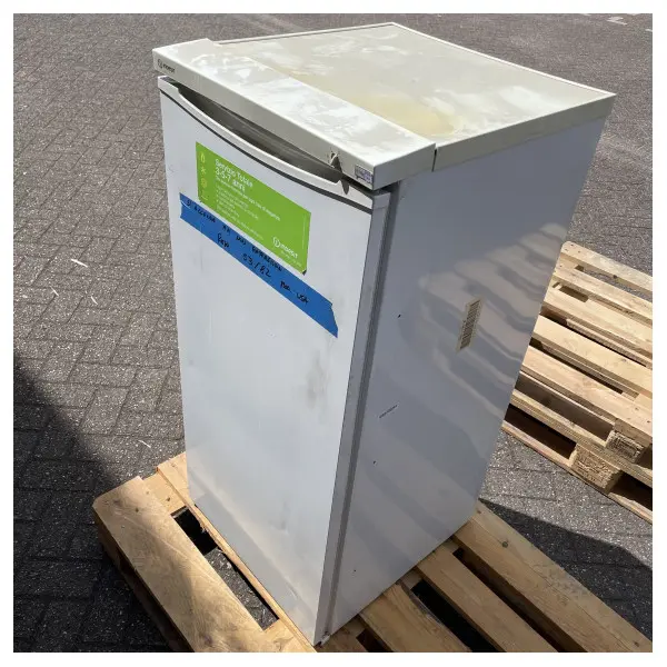 Indesit RG1191W Free Standing Refrigerator Compact 115V