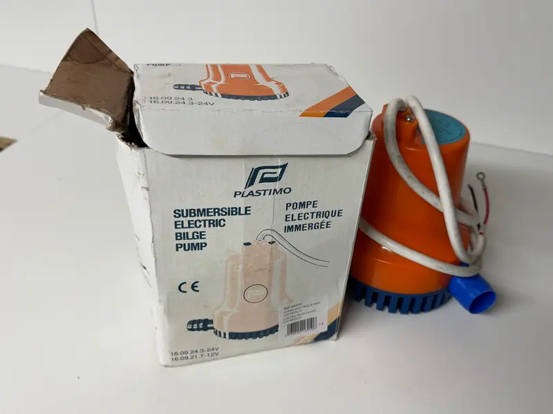 Plastimo Bilge pomp model 03602 12 volt