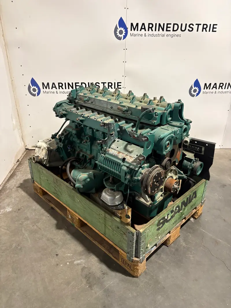 Volvo Penta D6-350 - Demontage motor