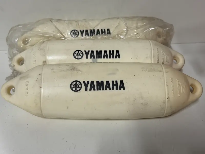 Yamaha 20 x 40 cm fender